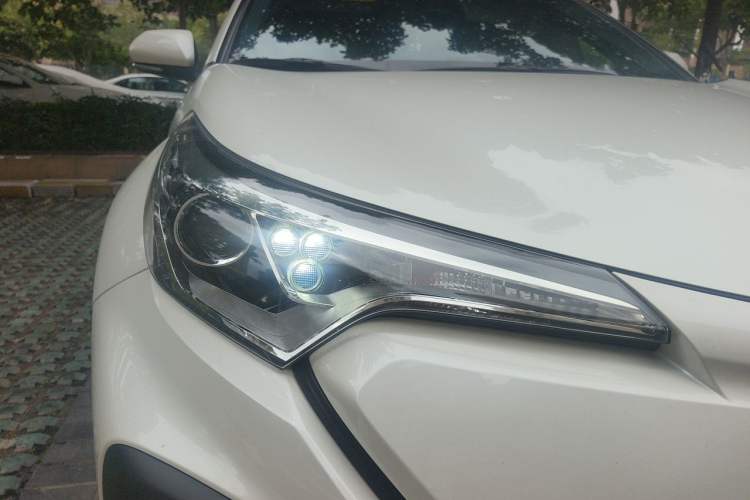 Used Toyota IZOA EV 2020 E·Smart Edition Right Front Headlight