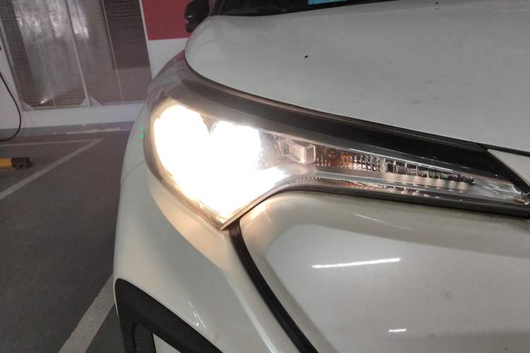 Used Toyota IZOA EV 2020 E·Smart Edition Right Front Headlight