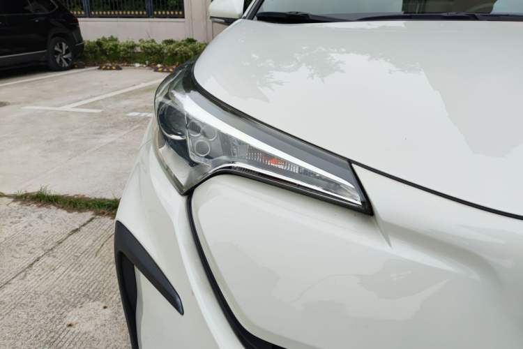Used Toyota IZOA EV 2020 E·Smart Edition Right Front Headlight