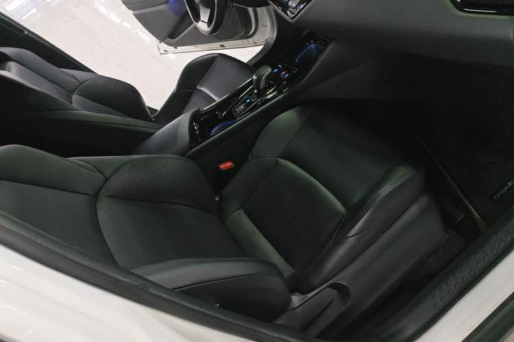 Used Toyota IZOA EV 2020 E·Smart Edition Right Front Seat