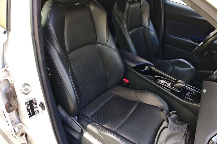 Used Toyota IZOA EV 2020 E·Smart Edition Right Front Seat