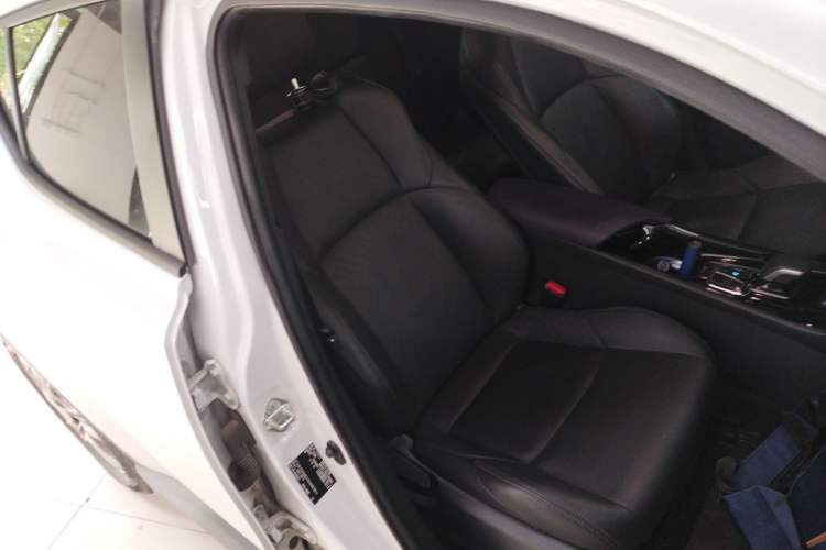 Used Toyota IZOA EV 2020 E·Smart Edition Right Front Seat