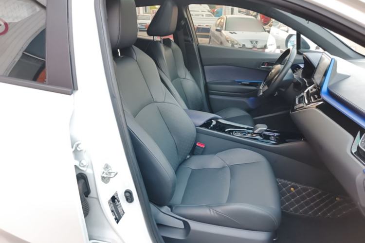 Used Toyota IZOA EV 2020 E·Smart Edition Right Front Seat