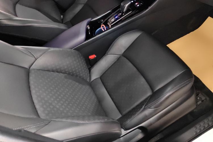 Used Toyota IZOA EV 2020 E·Smart Edition Right Front Seat