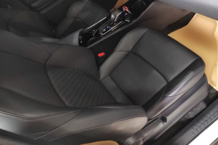 Used Toyota IZOA EV 2020 E·Smart Edition Right Front Seat