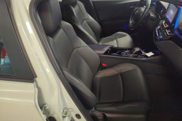 Used Toyota IZOA EV 2020 E·Smart Edition Right Front Seat