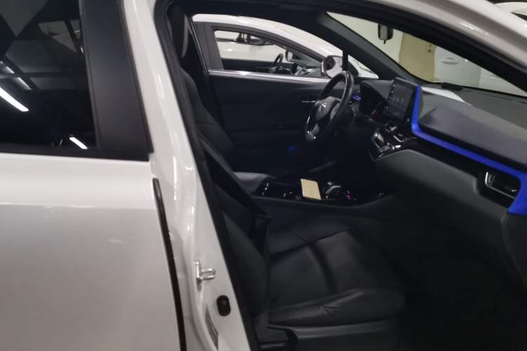Used Toyota IZOA EV 2020 E·Smart Edition Right Front Seat