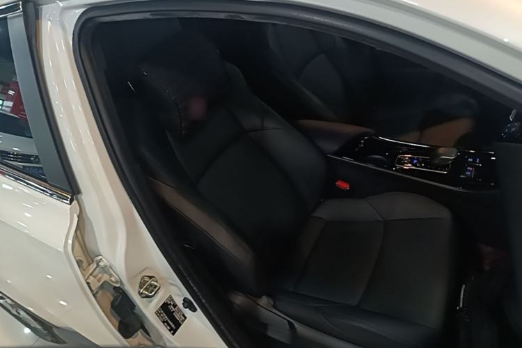 Used Toyota IZOA EV 2020 E·Smart Edition Right Front Seat