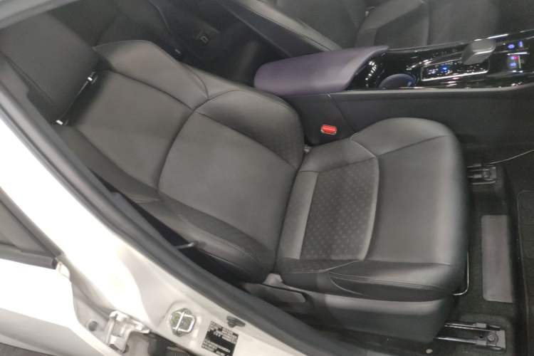 Used Toyota IZOA EV 2020 E·Smart Edition Right Front Seat