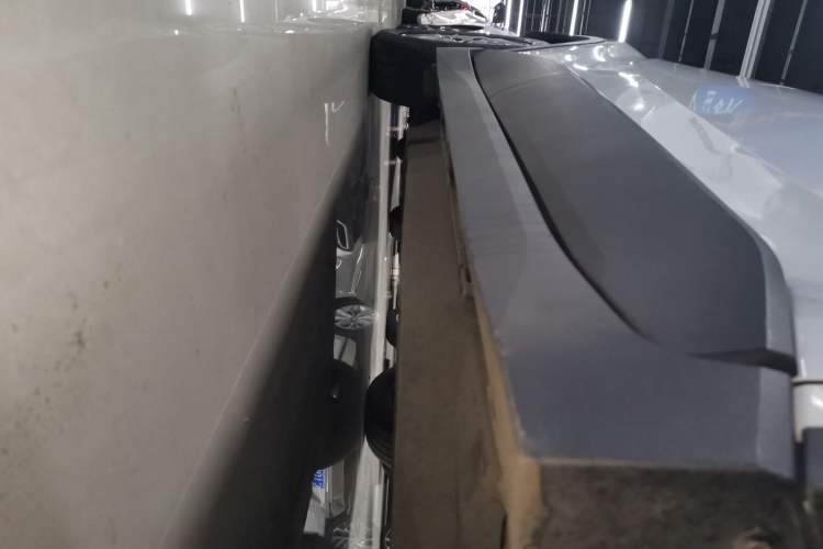 Used Toyota IZOA EV 2020 E·Smart Edition Right Side Sill