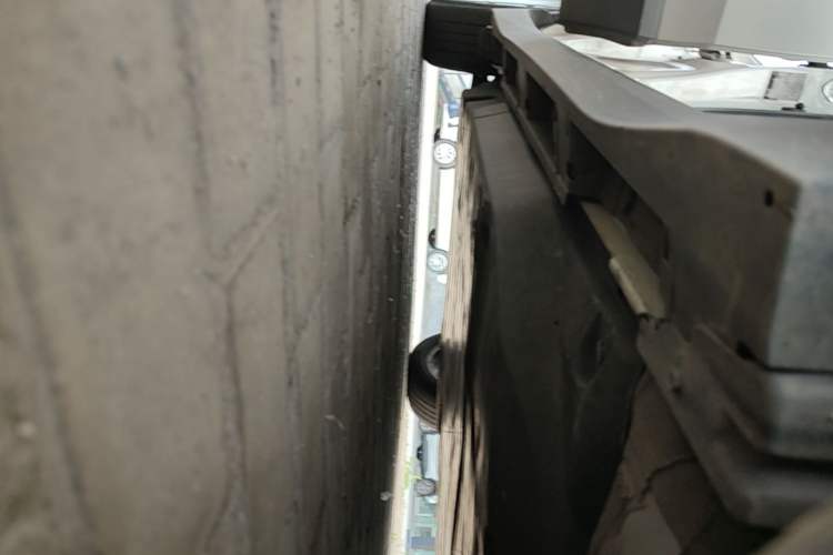 Used Toyota IZOA EV 2020 E·Smart Edition Right Side Sill