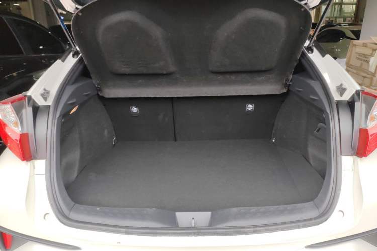 Used Toyota IZOA EV 2020 E·Smart Edition Trunk