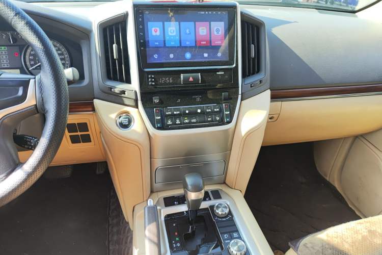 Used Toyota Land Cruiser 2016 4.0L Automatic 7-Seater U.S. Specification Audio And AC Panel