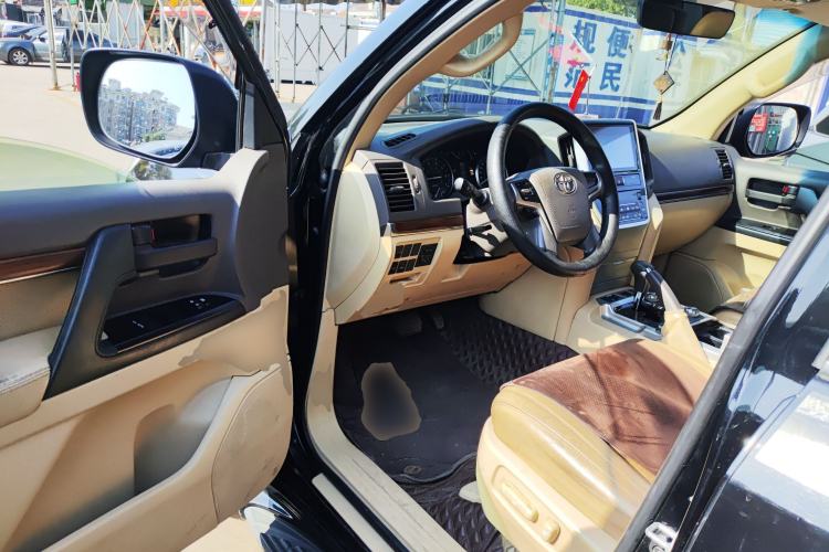 Used Toyota Land Cruiser 2016 4.0L Automatic 7-Seater U.S. Specification Driver Seat