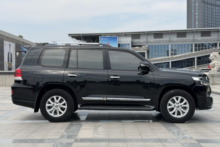 Used Toyota Land Cruiser  Exterior 3