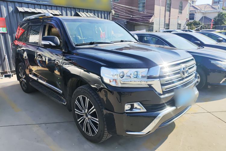 Used Toyota Land Cruiser 2016 4.0L Automatic 7-Seater U.S. Specification Front Right 45 Deg