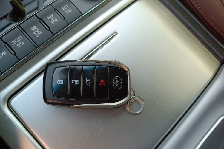 Used Toyota Land Cruiser  Interior 1
