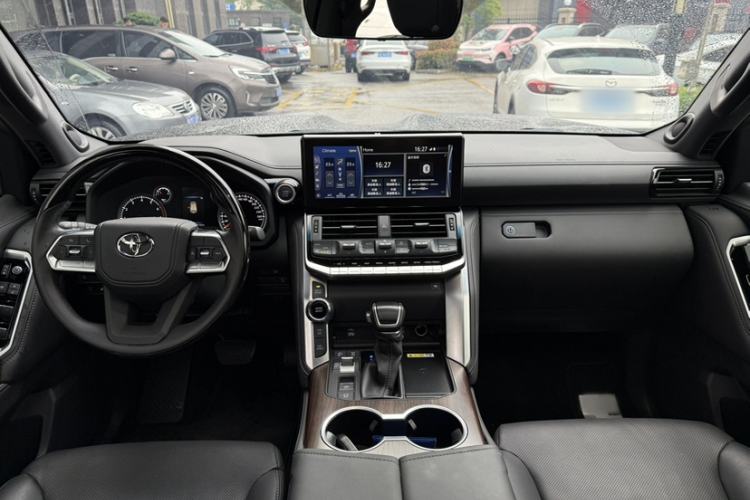 Used Toyota Land Cruiser  Interior 1
