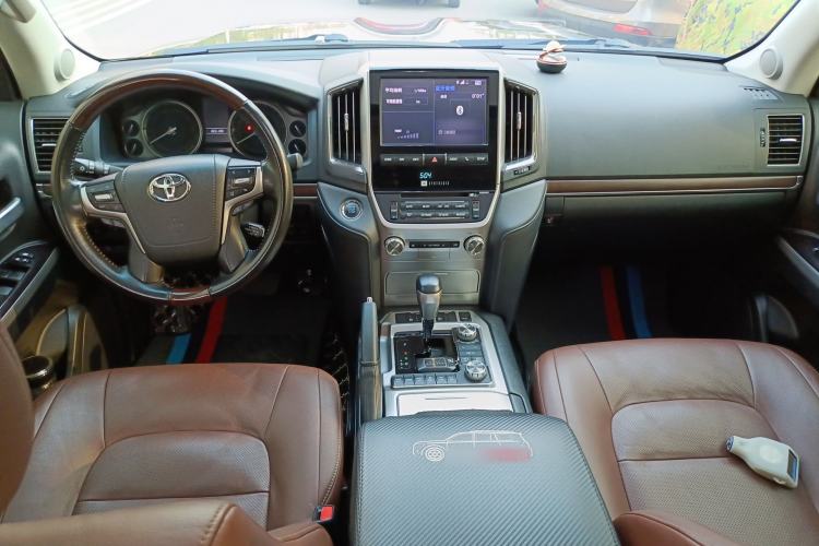 Used Toyota Land Cruiser  Interior 2