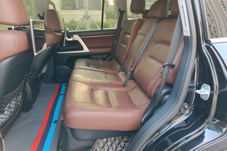 Used Toyota Land Cruiser  Interior 4