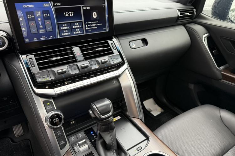 Used Toyota Land Cruiser  Interior 4