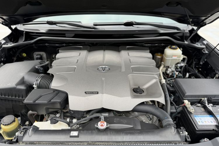 Used Toyota Land Cruiser  Interior 7