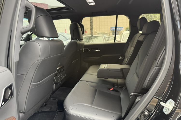 Used Toyota Land Cruiser  Interior 8