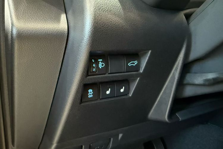 Used Toyota Land Cruiser  Interior 9