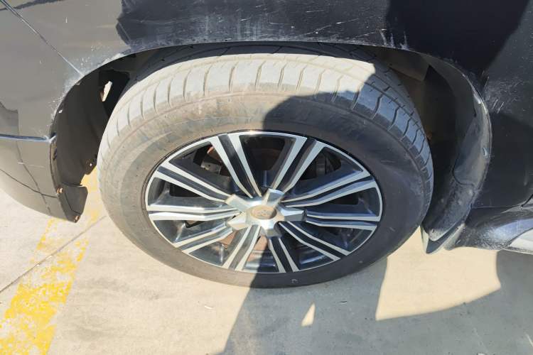 Used Toyota Land Cruiser 2016 4.0L Automatic 7-Seater U.S. Specification Left Front Wheel Hub