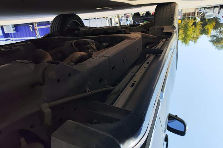 Used Toyota Land Cruiser 2016 4.0L Automatic 7-Seater U.S. Specification Left Side Sill