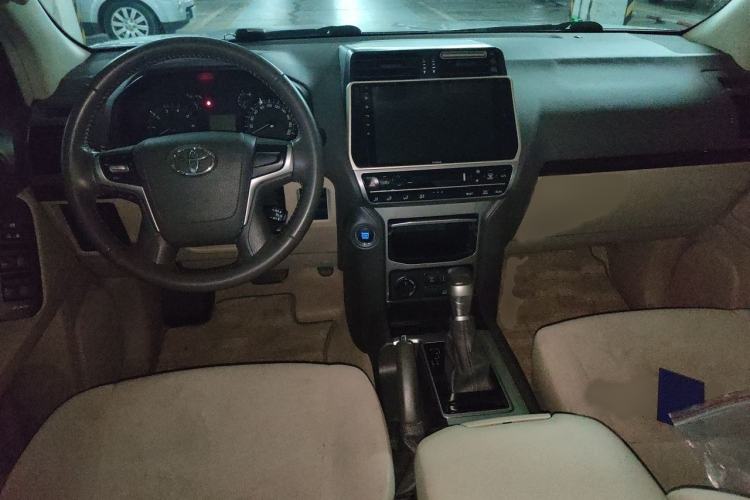 Used Toyota Land Cruiser  Interior 2