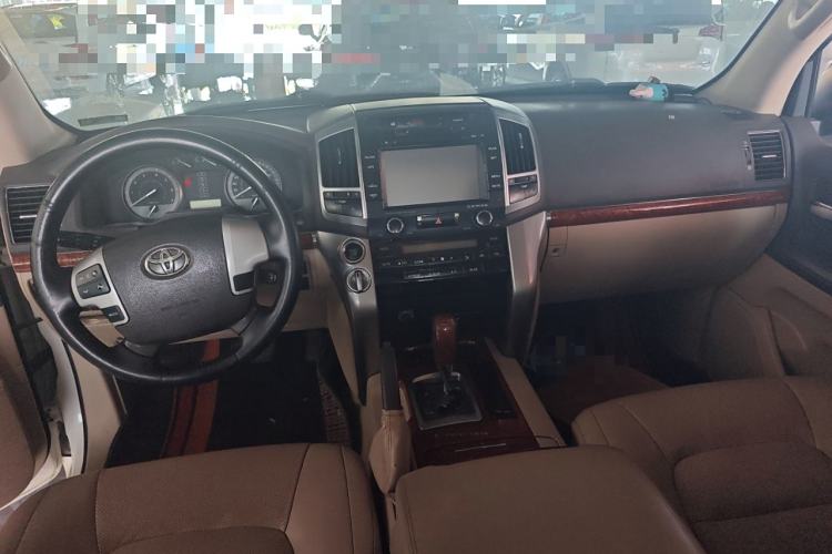 Used Toyota Land Cruiser 2012 4.0L Automatic VX Center Console