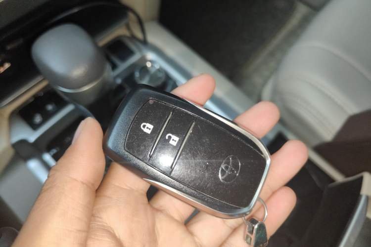 Used Toyota Land Cruiser  Interior 1