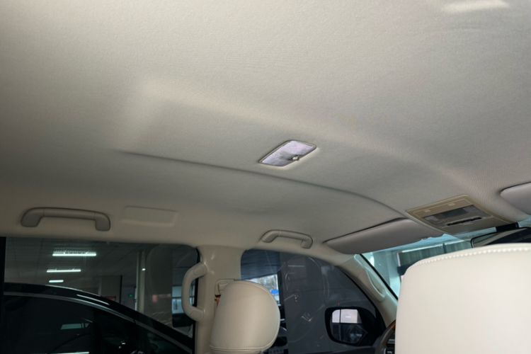 Used Toyota Land Cruiser  Interior 12