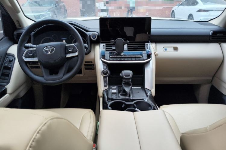 Used Toyota Land Cruiser  Interior 2