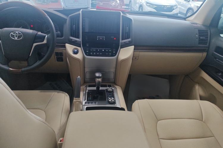 Used Toyota Land Cruiser  Interior 2
