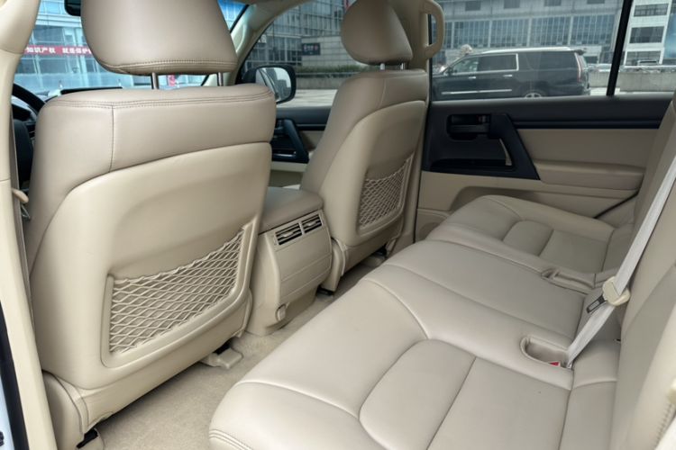 Used Toyota Land Cruiser  Interior 3