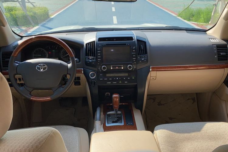 Used Toyota Land Cruiser  Interior 3