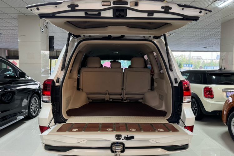 Used Toyota Land Cruiser  Interior 5