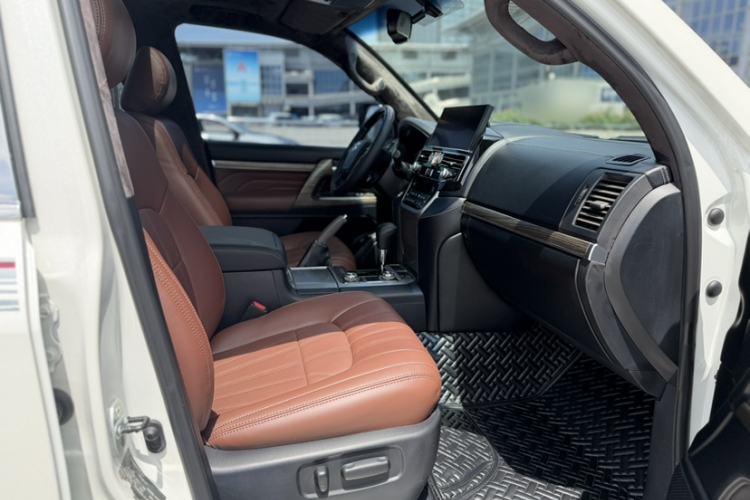 Used Toyota Land Cruiser  Interior 7