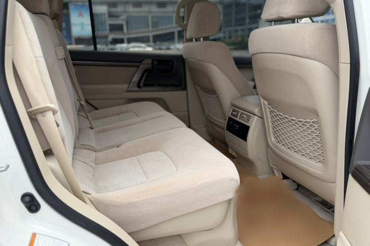 Used Toyota Land Cruiser  Interior 8