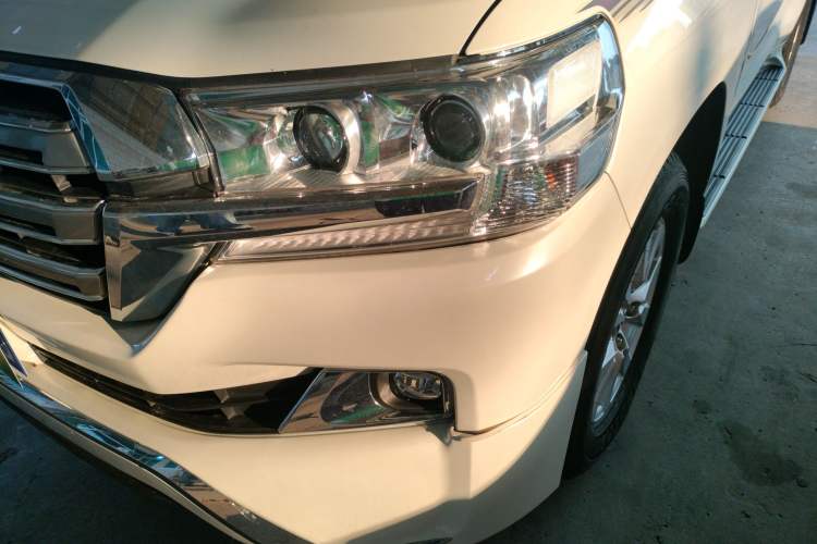 Used Toyota Land Cruiser  Left Front Headlight