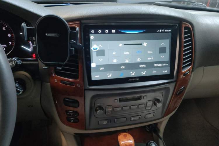 Used Toyota Land Cruiser 2005 4.7L Automatic VX-R Audio And AC Panel