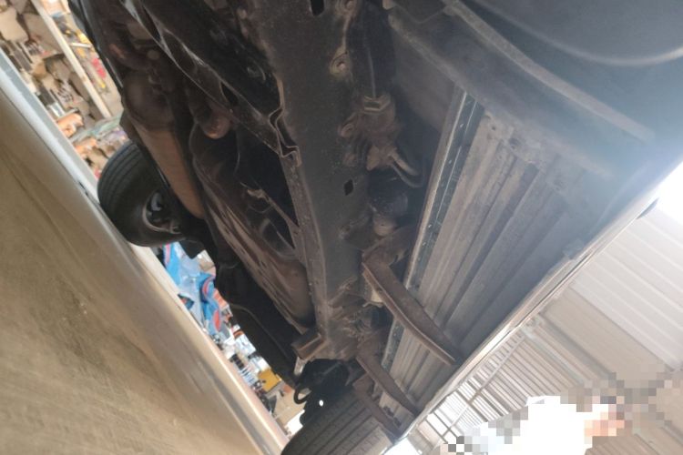 Used Toyota Land Cruiser 2005 4.7L Automatic VX-R Chassis Front Left
