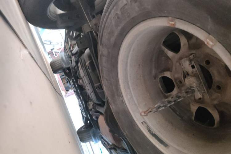 Used Toyota Land Cruiser 2005 4.7L Automatic VX-R Chassis Rear