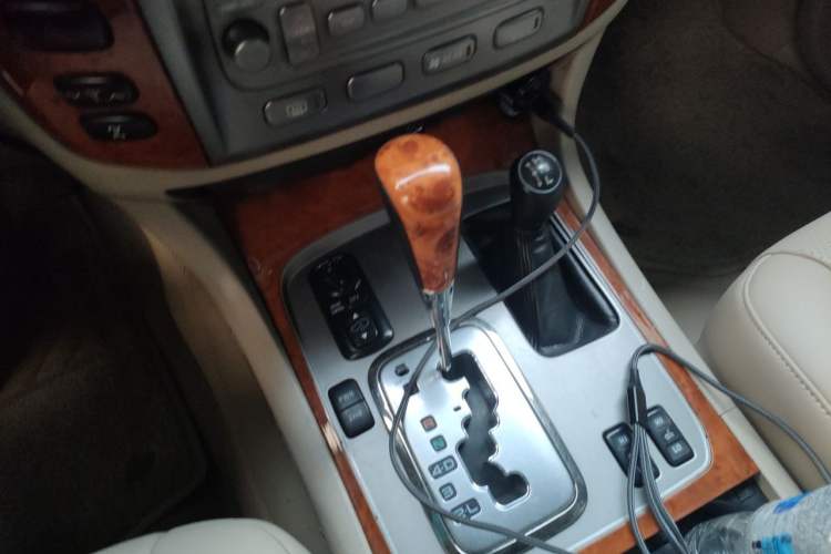 Used Toyota Land Cruiser 2005 4.7L Automatic VX-R Gear Lever
