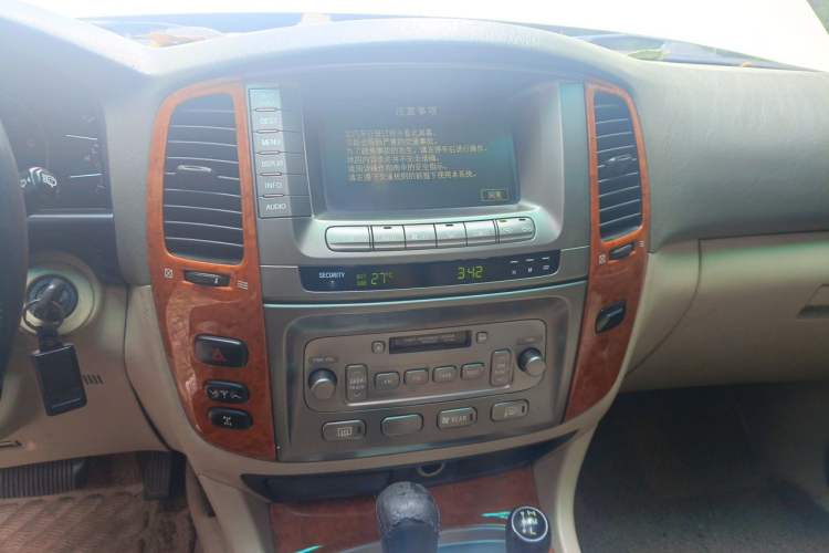 Used Toyota Land Cruiser 2005 4.7L Automatic VX-R Deluxe DVD Edition Audio And AC Panel