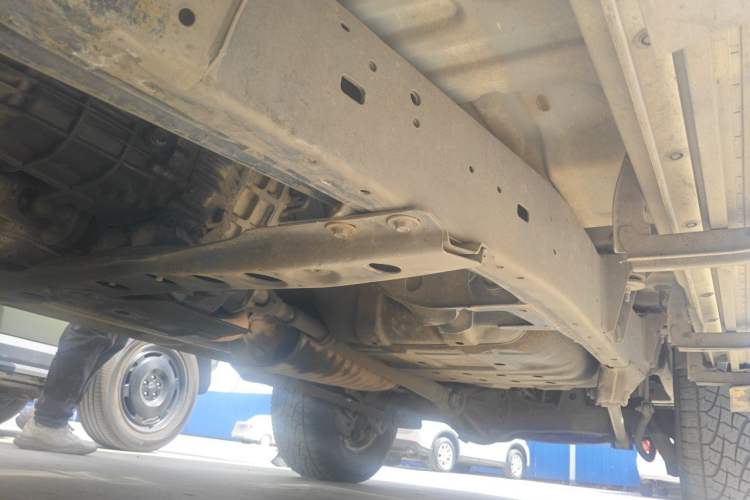Used Toyota Land Cruiser 2005 4500 GX-R Manual - Middle East Version Chassis Front Left