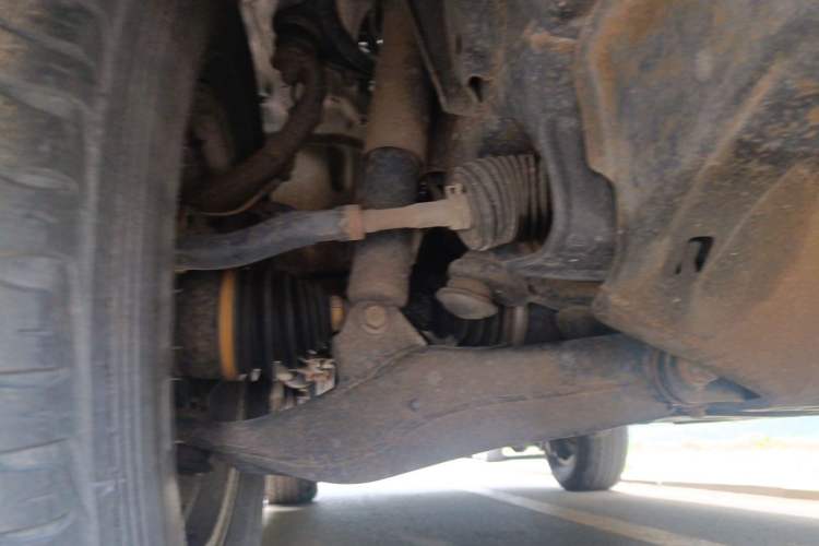 Used Toyota Land Cruiser 2005 4.7L Automatic VX-R Deluxe DVD Edition Chassis Front Right