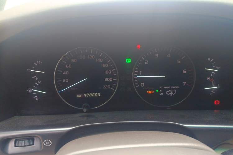 Used Toyota Land Cruiser 2005 4.7L Automatic VX-R Deluxe DVD Edition Instrument Cluster